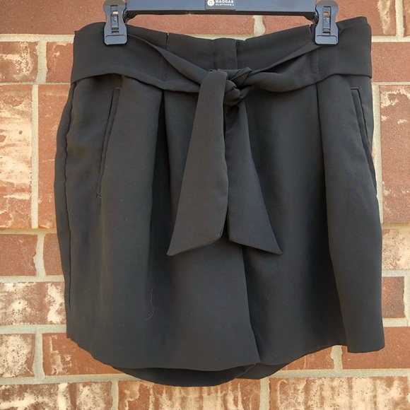 H&M Trouser Shorts - Picture 1 of 3